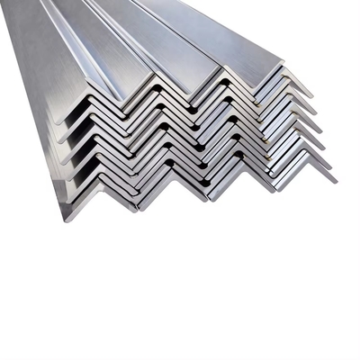 الصلب ذو الكربون المنخفض للزاوية للبناء 30 * 3mm التسامح ± 1٪ GB القياسية