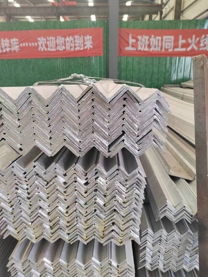 الفولاذ الزاوية السوداء ASTM A36 A53 Q235 Q345 الكربون متساوية شكل L