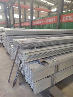 ASTM A36 A53 Q235 Q345 الكربون الحديد المقاوم للزجاج شكل L الحديد الخفيف شريط الزاوية GB / T المعيار متساوية