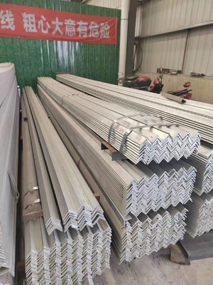 الكربون يساوي 2 بوصة زاوية الفولاذ المعالج الحديد شكل L 250x250