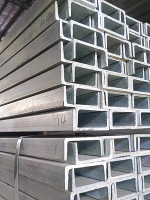 القناة غير المثقوبة C8 C10 C12 C16 من الفولاذ المطاطي الساخن للدعم الهيكلي