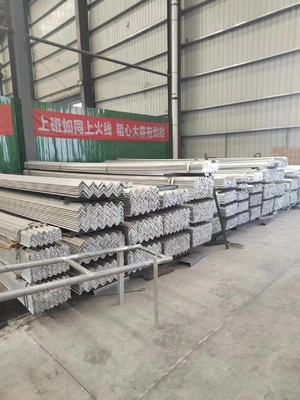 GB معيار زاوية متساوية الفولاذ شكل L شريط ASTM A36 كربون خفيف حديد زاوية شريط هيكلي