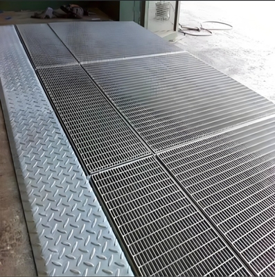 الممر الحديدي المسالك الأرضية الشبكية مع 50mm Pitch وشهادة ISO9001