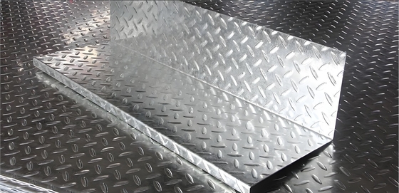 1250/1000mm طبقة الزنك 40g/m2 صفيحة الفولاذ المصنوعة من نمط رسمي مع شهادة ISO9001
