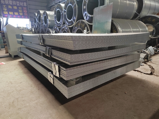 5.75*1500mm لحام صفيحة الفولاذ المغلفة لطلاء البناء Z41-Z60 قابلة للتخصيص