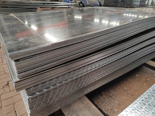 5.75*1500mm لحام صفيحة الفولاذ المغلفة لطلاء البناء Z41-Z60 قابلة للتخصيص